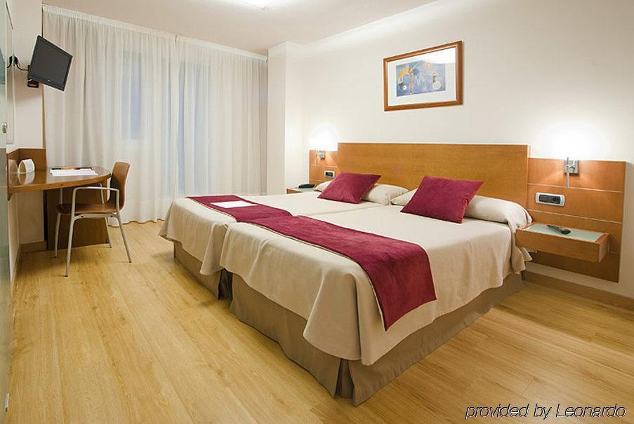 Duerming Longoria Plaza Hotel Oviedo Room photo